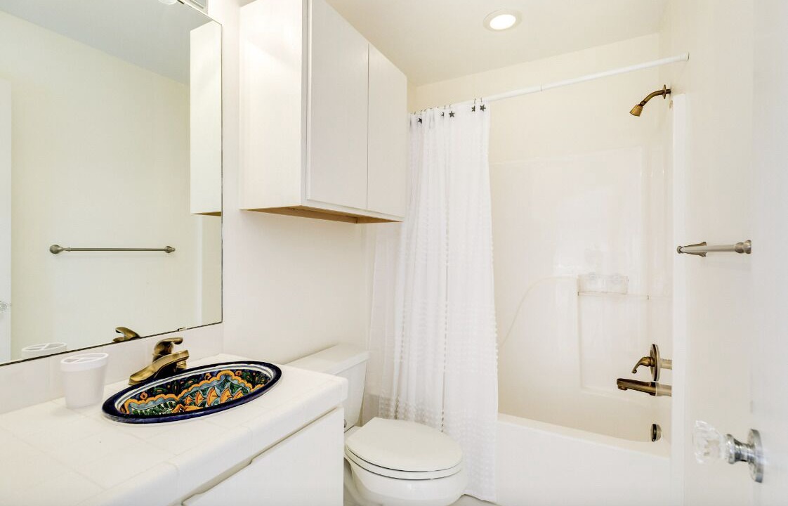 Photo of Bathroom in Pirates Beach West