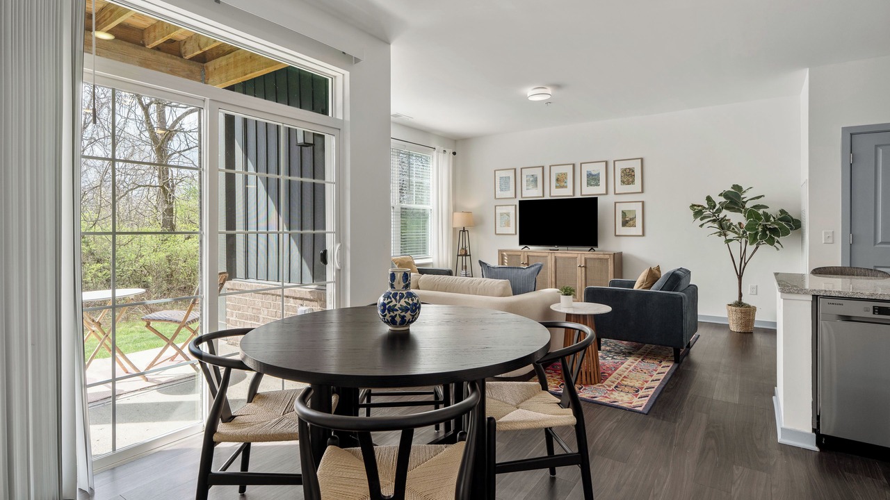 Photo of Livingroom in Tuttle West