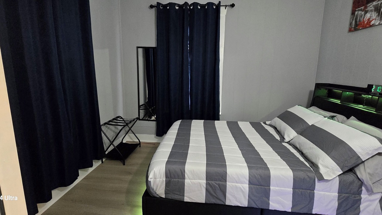 Photo of Bedroom in Stockade Historic District