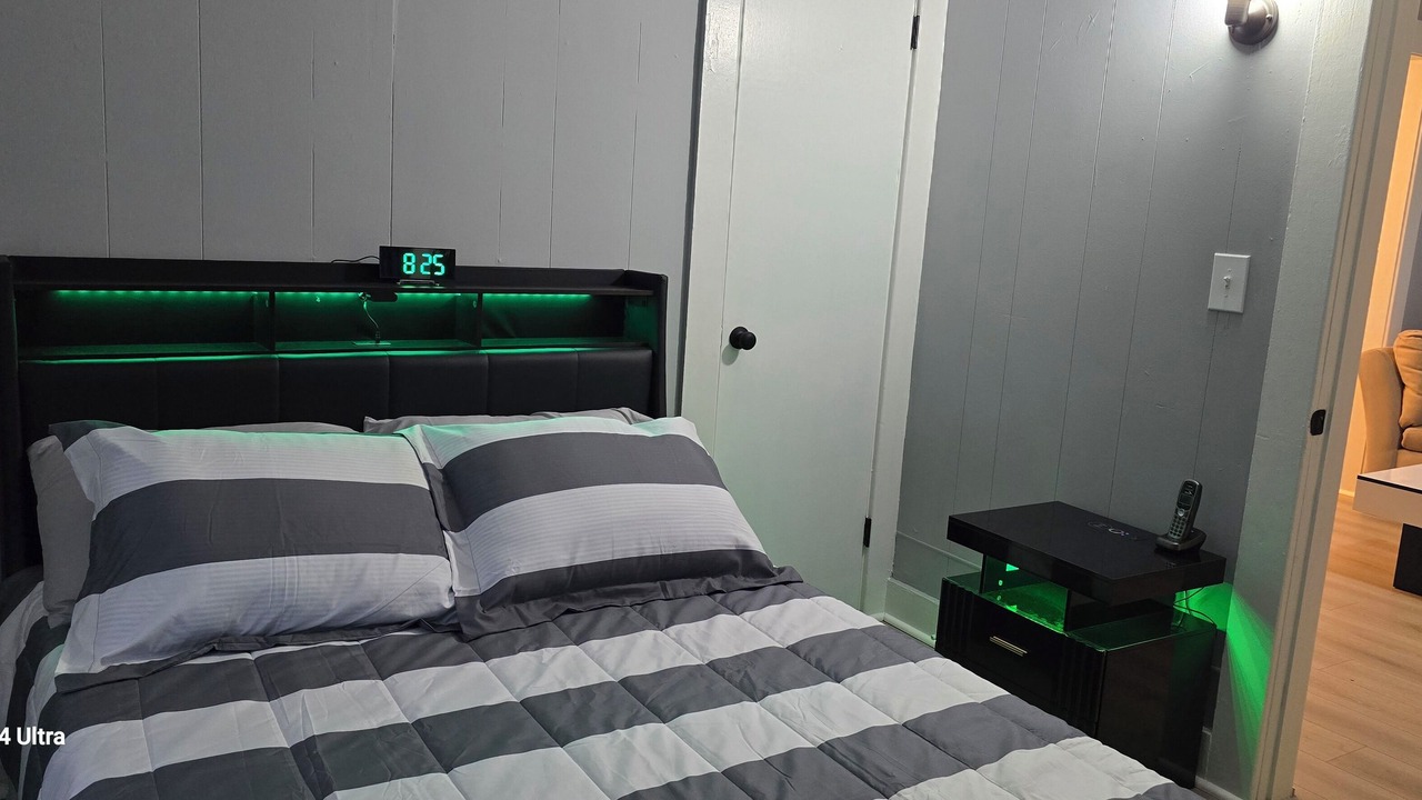 Photo of Bedroom in Stockade Historic District