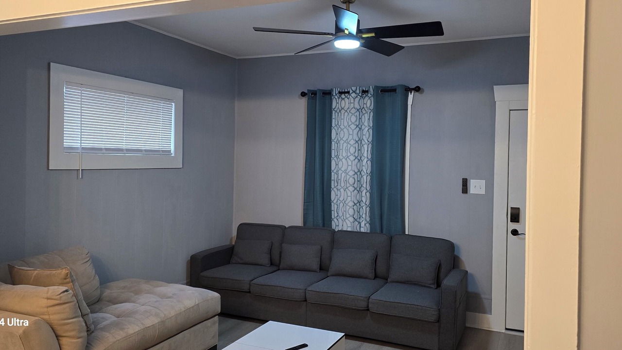 Photo of Livingroom in Stockade Historic District