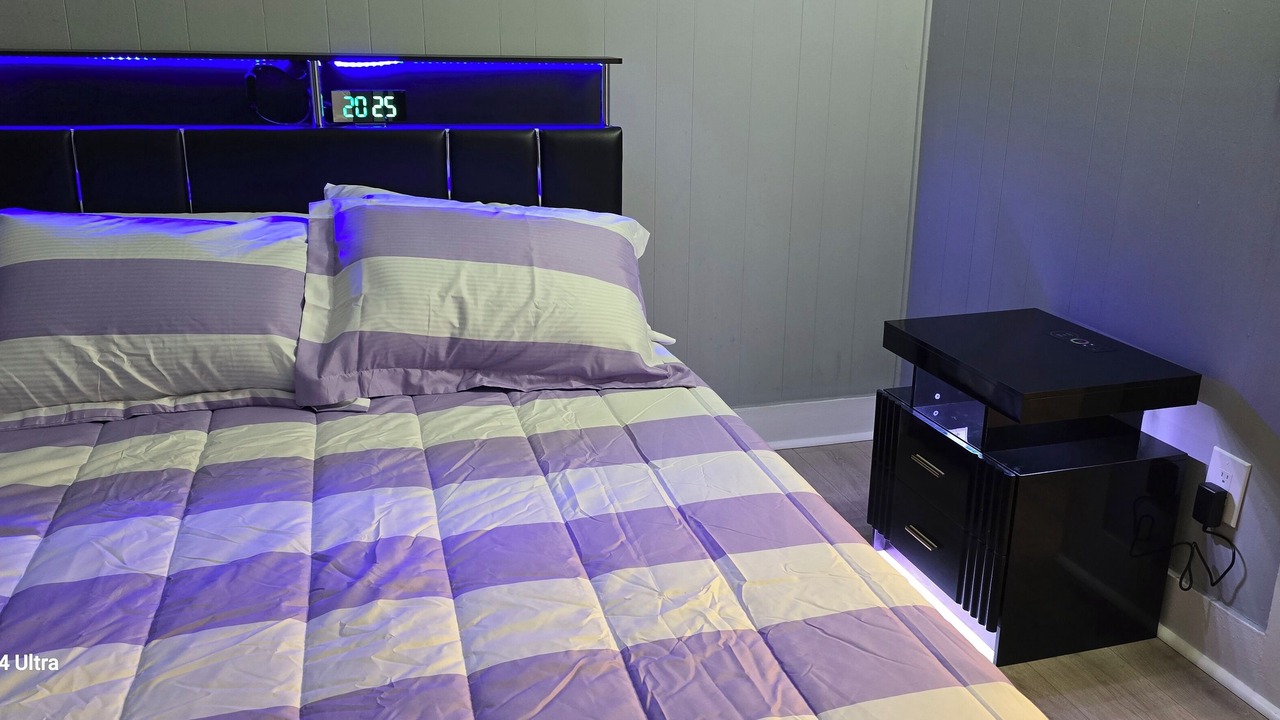 Photo of Bedroom in Stockade Historic District