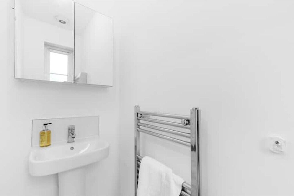 Photo of Bathroom in Leavesden