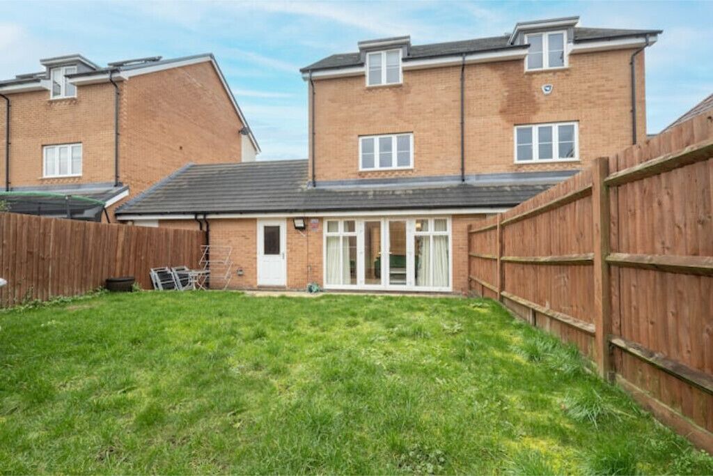 Photo of Outdoor in Leavesden