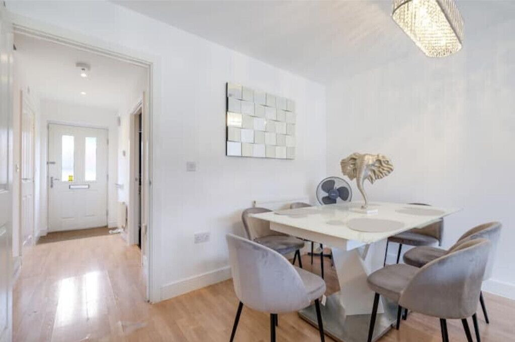 Photo of Others in Leavesden