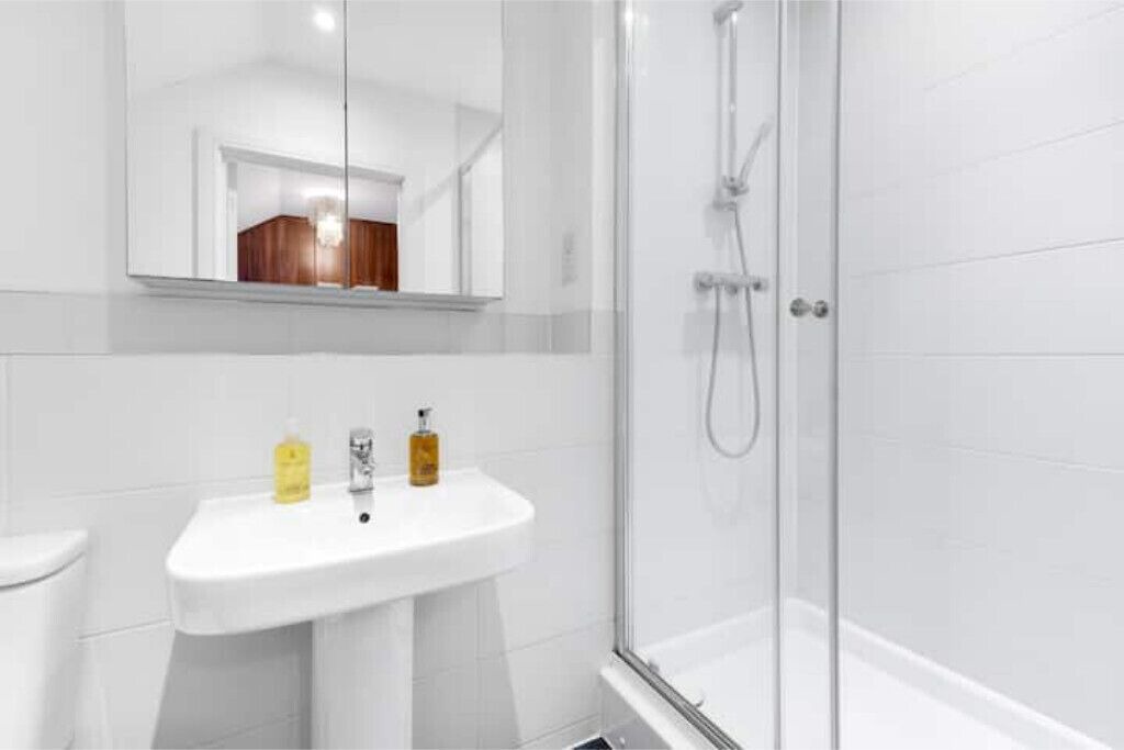 Photo of Bathroom in Leavesden