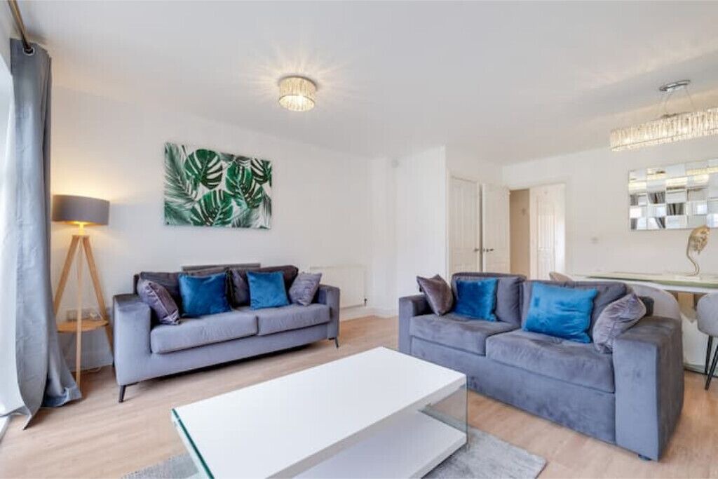 Photo of Livingroom in Leavesden