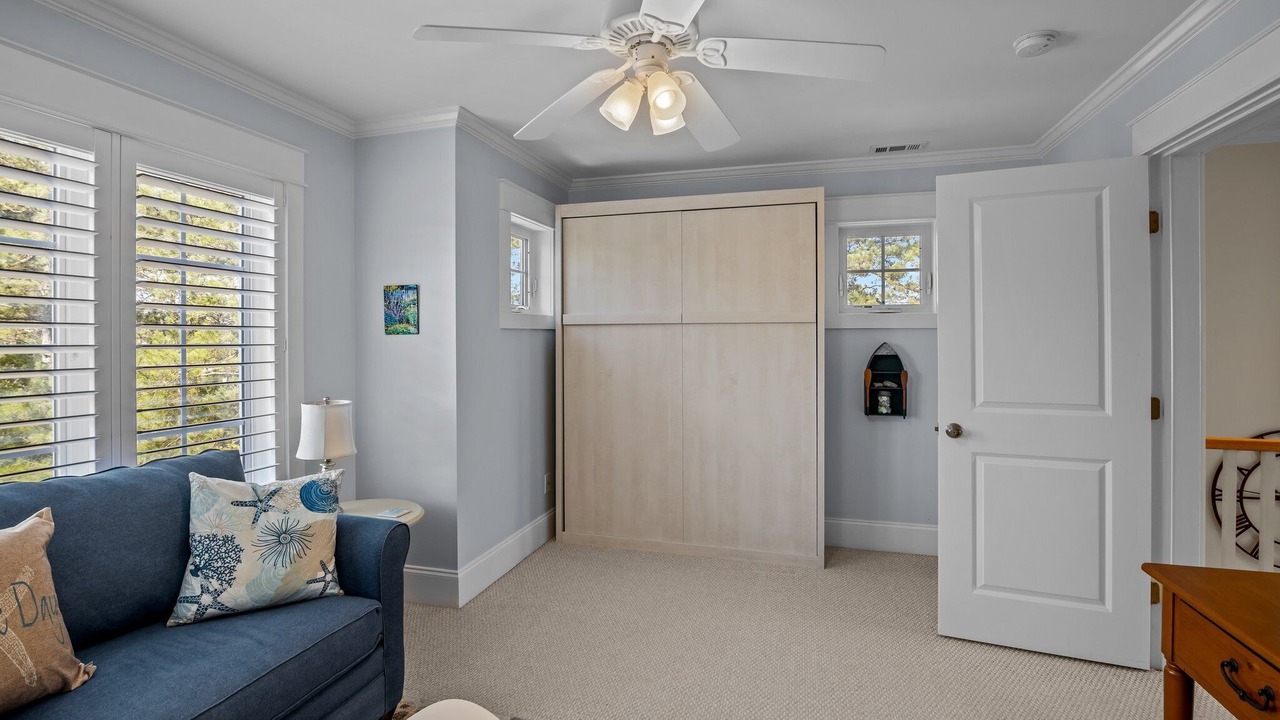 Photo of Livingroom in Merritt