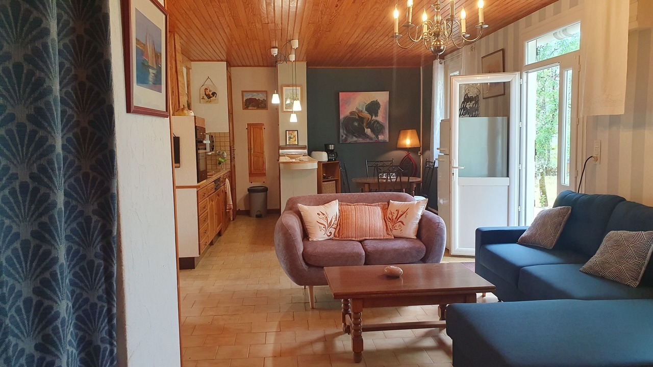 Photo of Livingroom in Montvalent