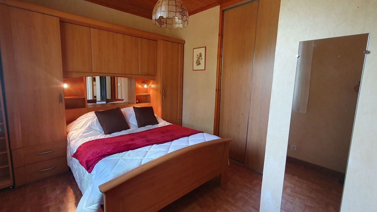 Photo of Bedroom in Montvalent