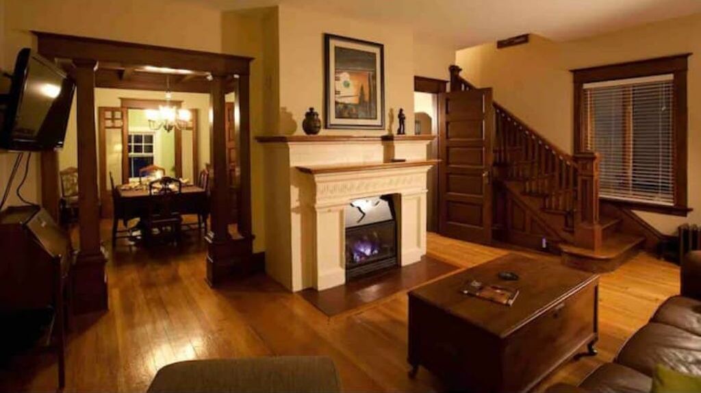 Photo of Livingroom in Haileybury