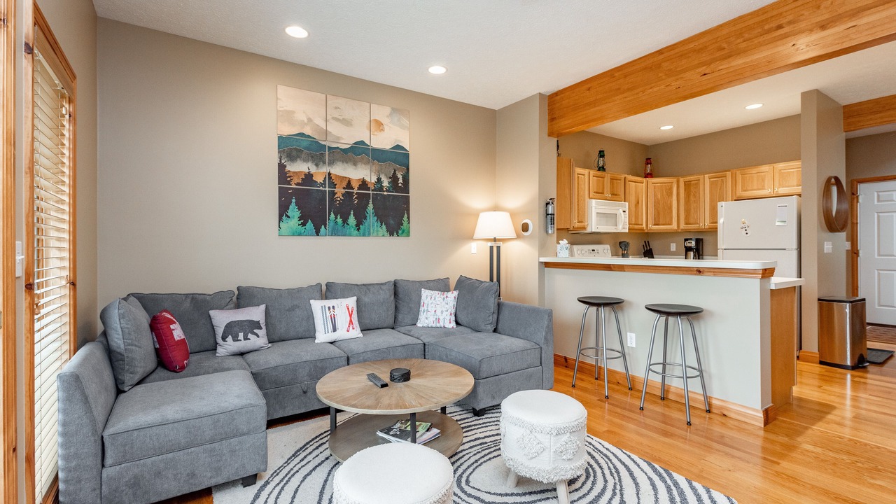 Photo of Livingroom in McHenry