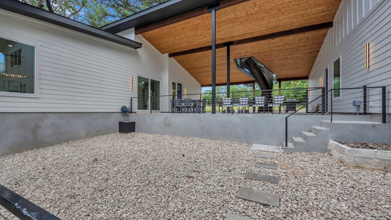Photo of Patio Balcony in Burnet