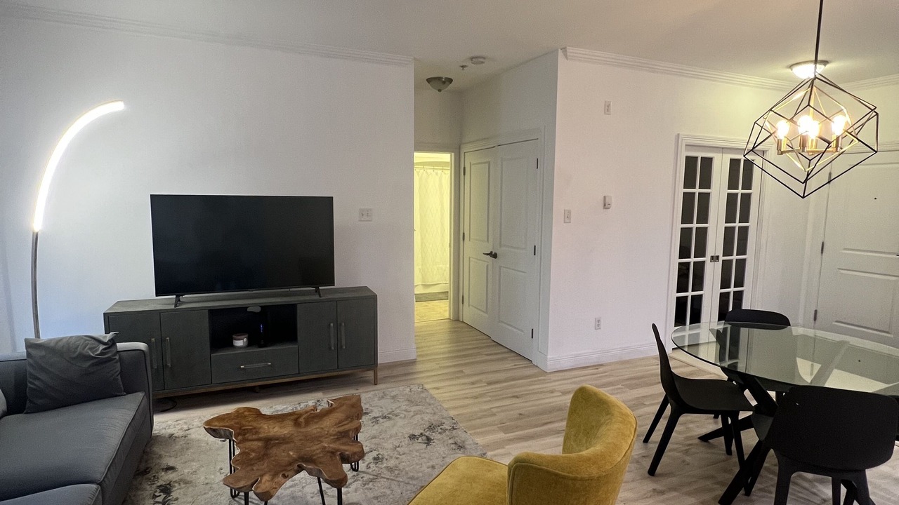 Photo of Livingroom in Downtown