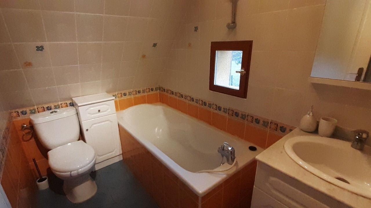 Photo of Bathroom in Cresseveuille