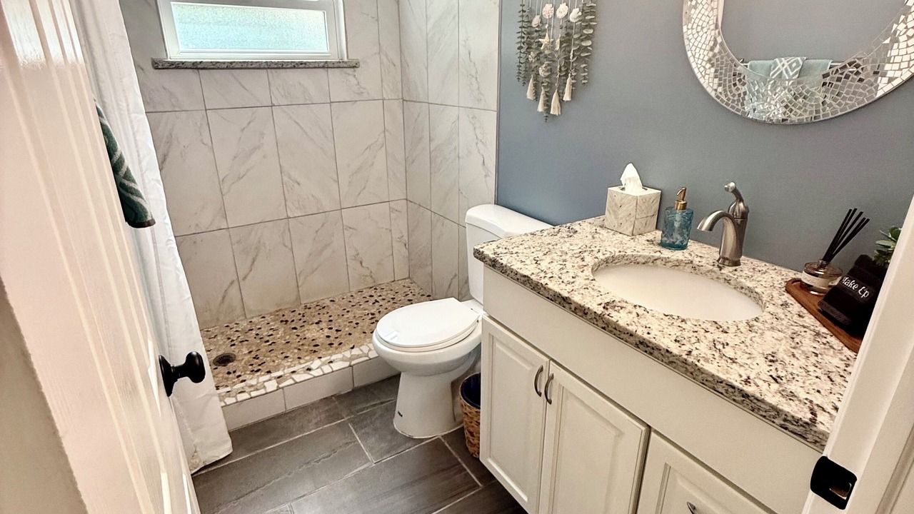 Photo of Bathroom in Tropic