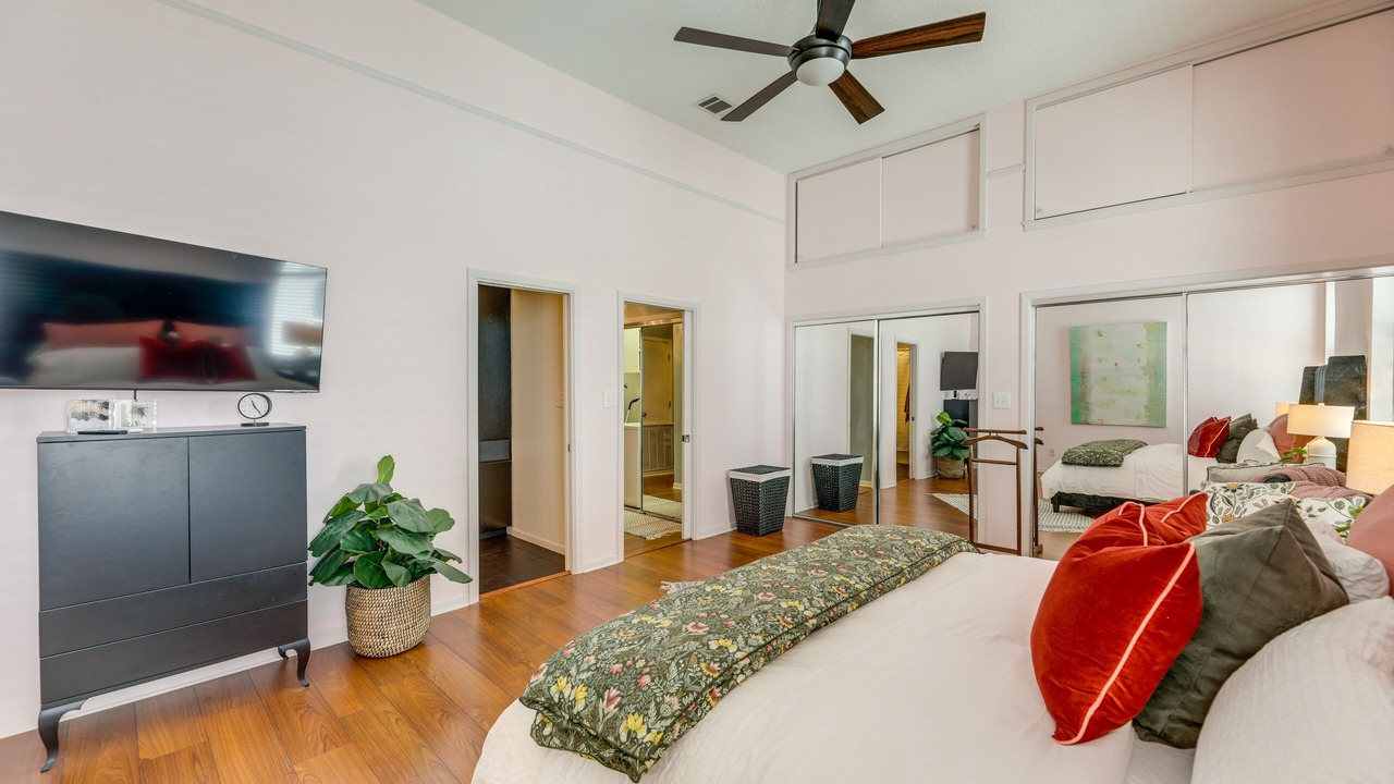 Photo of Bedroom in Downtown