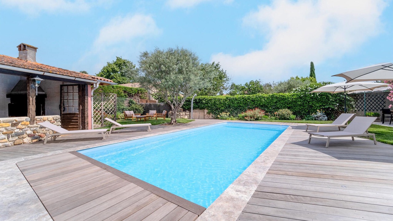 Photo of Outdoor in Villegly