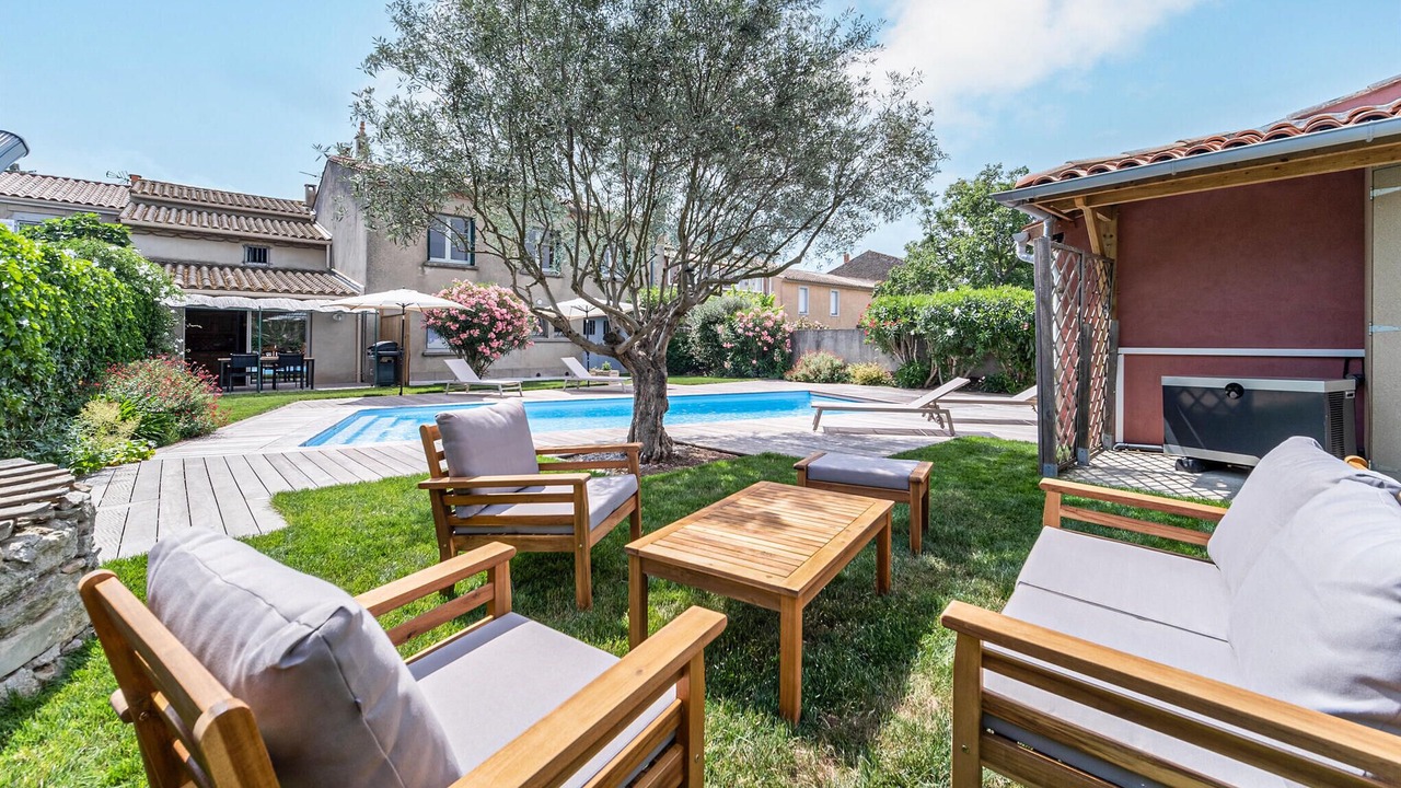 Photo of Outdoor in Villegly