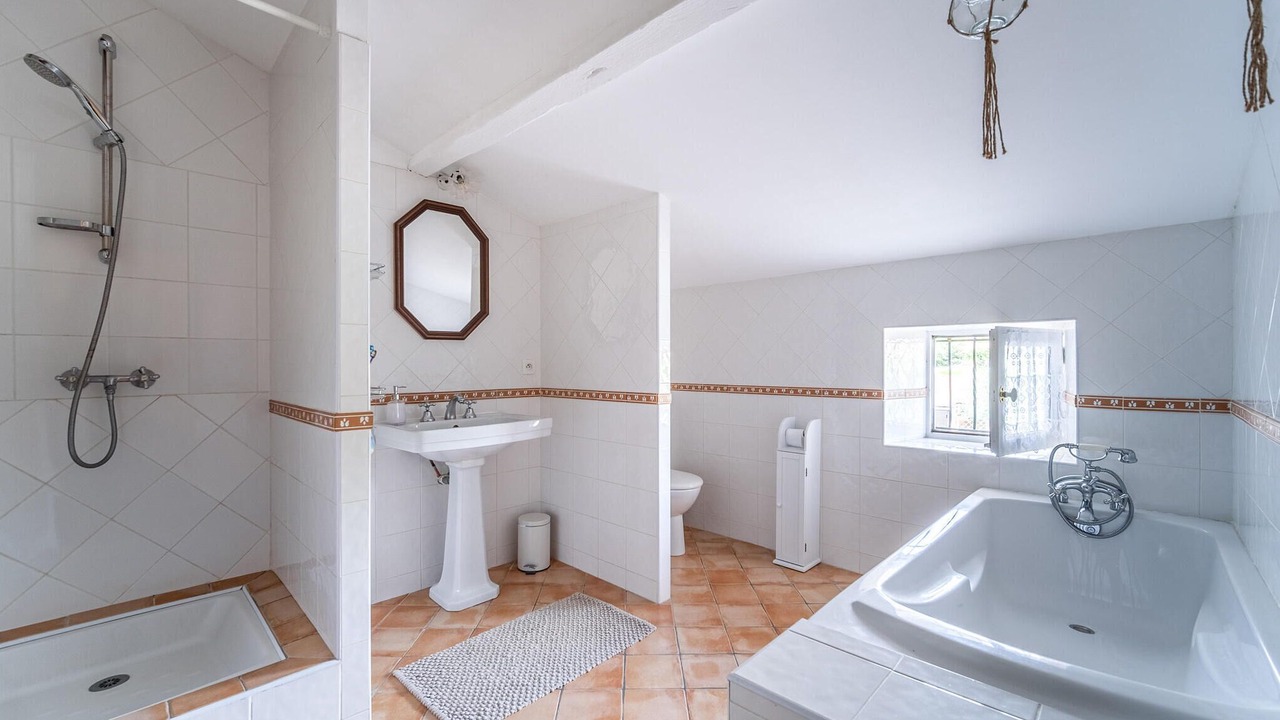 Photo of Bathroom in Villegly