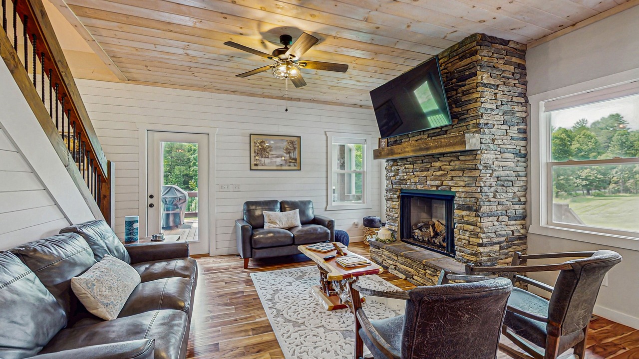 Photo of Livingroom in Morganton
