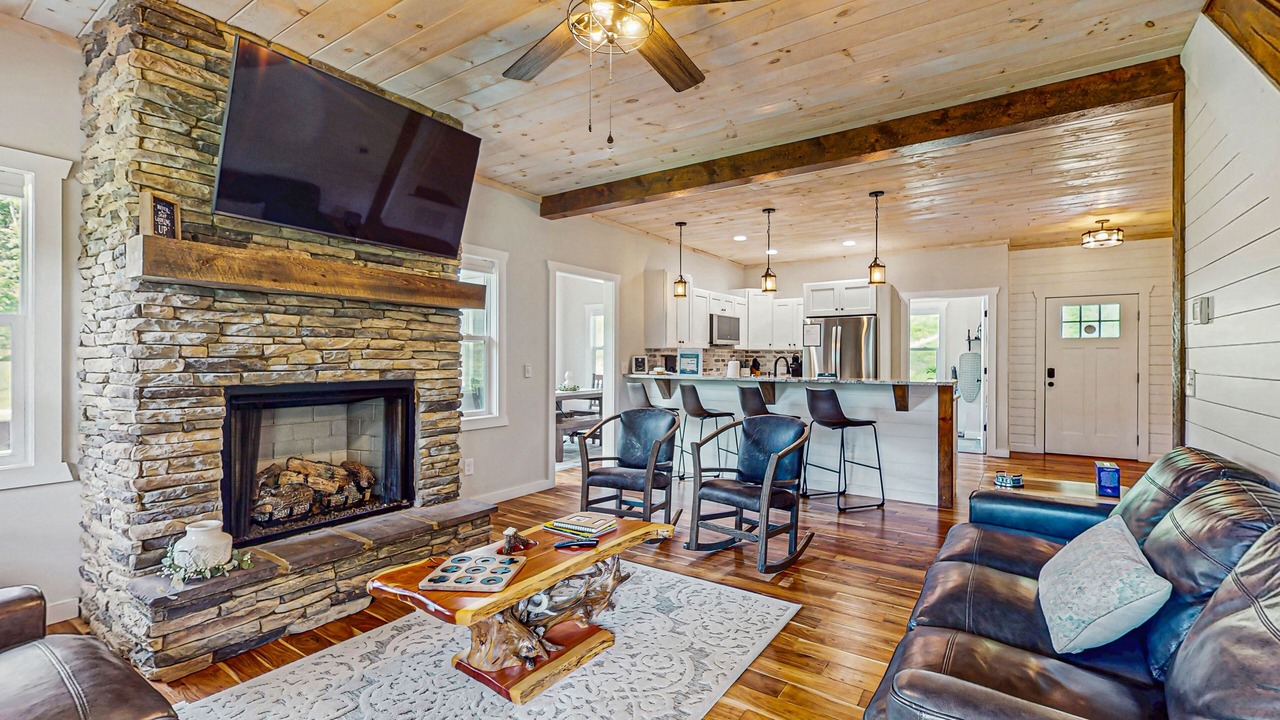 Photo of Livingroom in Morganton