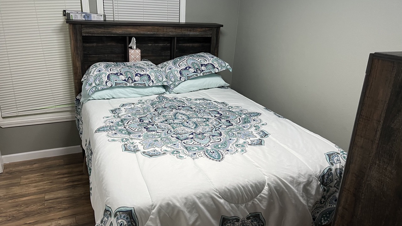 Photo of Bedroom in Lakeside