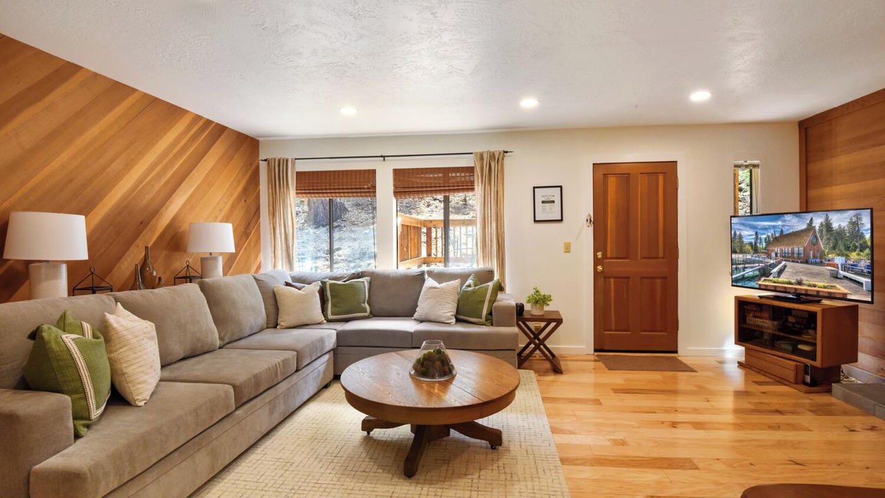 Photo of Livingroom in Carnelian Bay