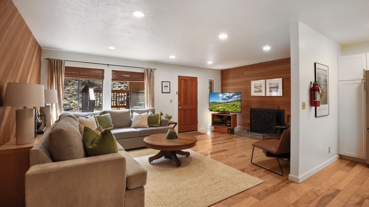 Photo of Livingroom in Carnelian Bay
