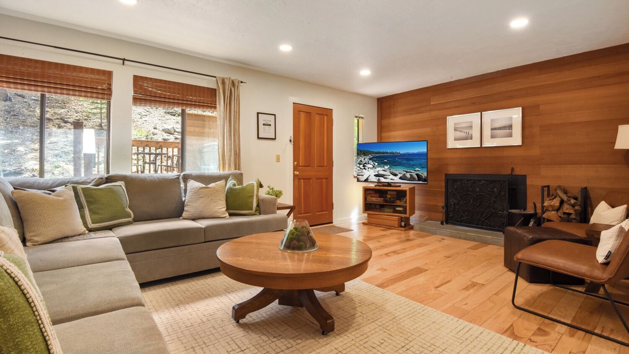 Photo of Livingroom in Carnelian Bay