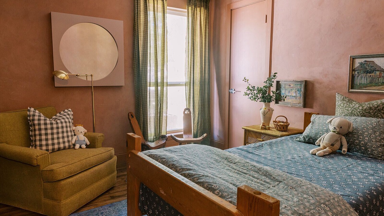 Photo of Bedroom in Oak Ridge