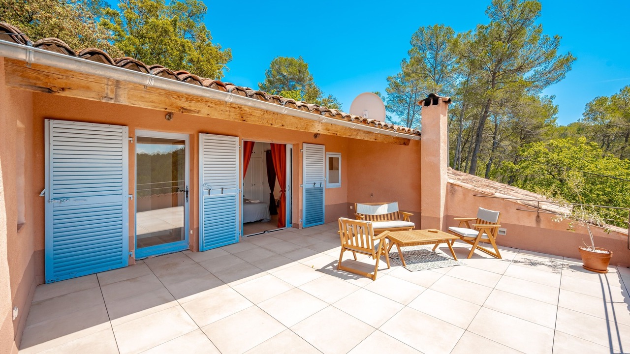 Photo of Patio Balcony in Entrecasteaux