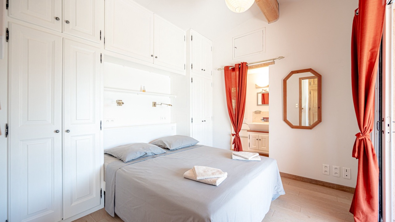 Photo of Bedroom in Entrecasteaux