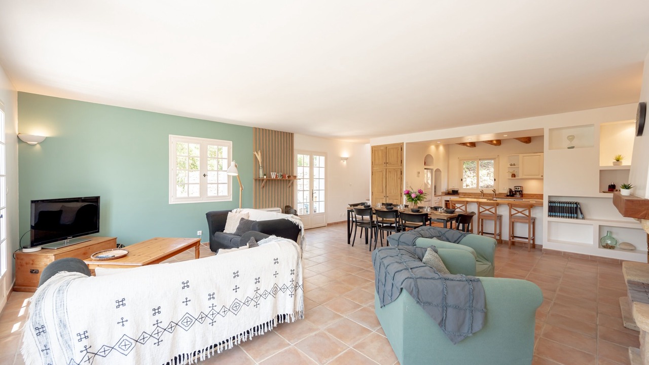 Photo of Livingroom in Entrecasteaux