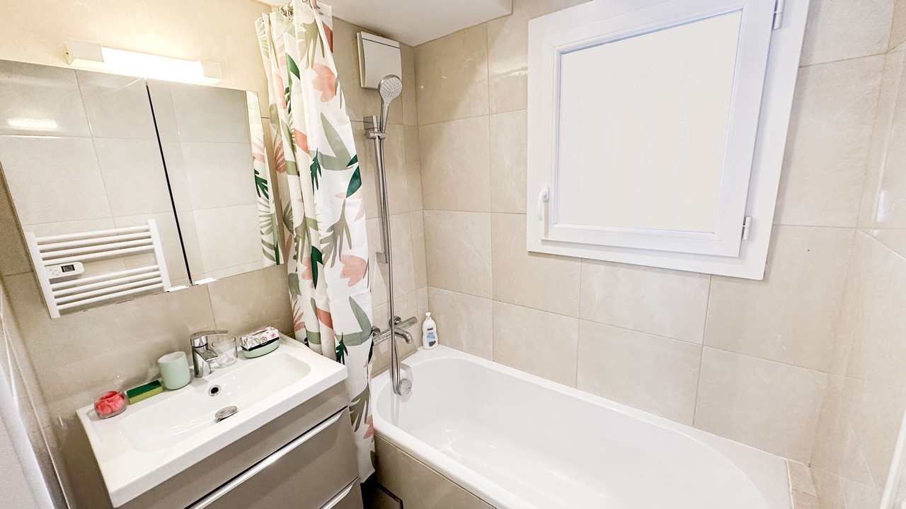Photo of Bathroom in Les Halles