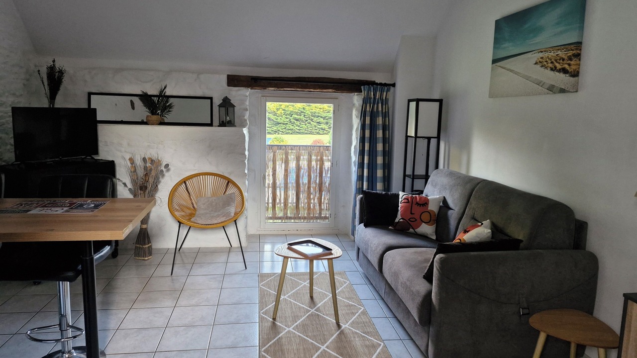 Photo of Livingroom in Bonnemain