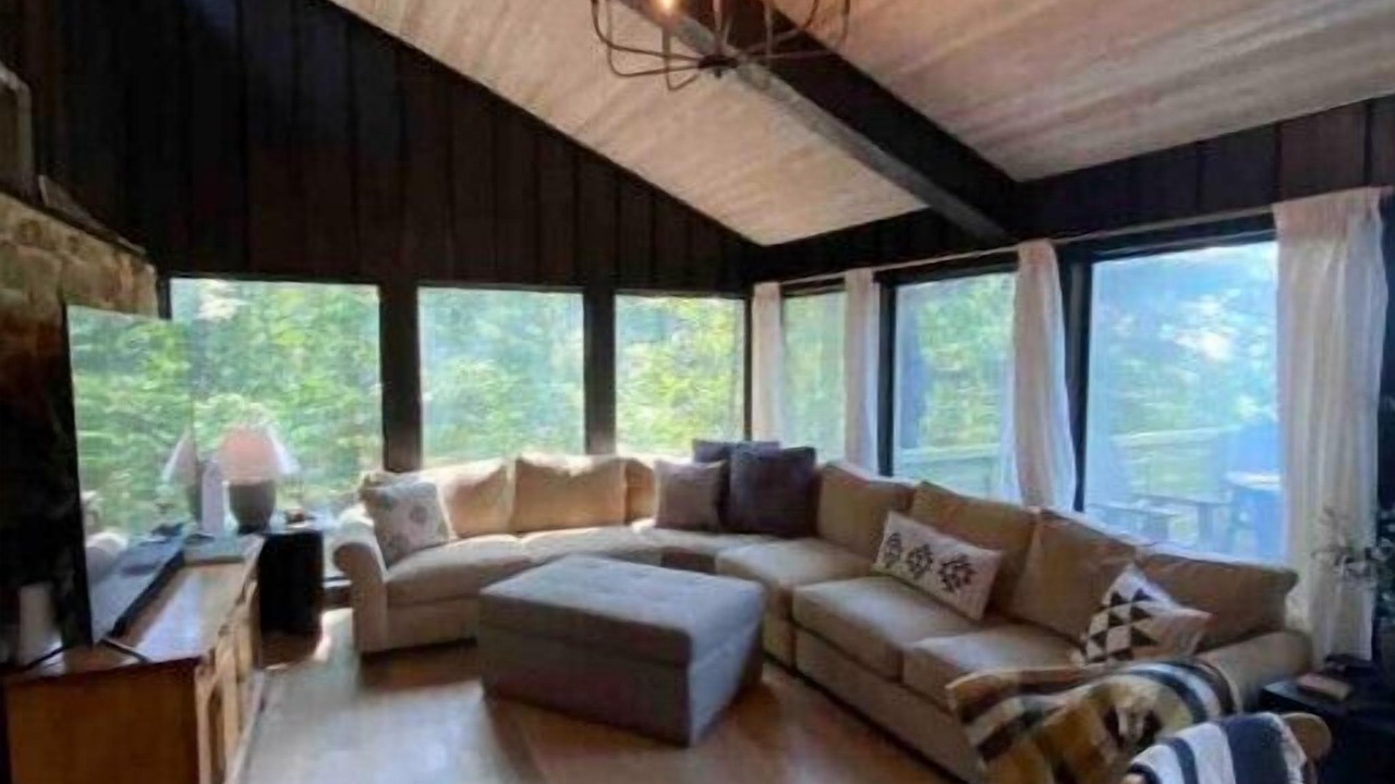 Photo of Livingroom in Fairfield Bay