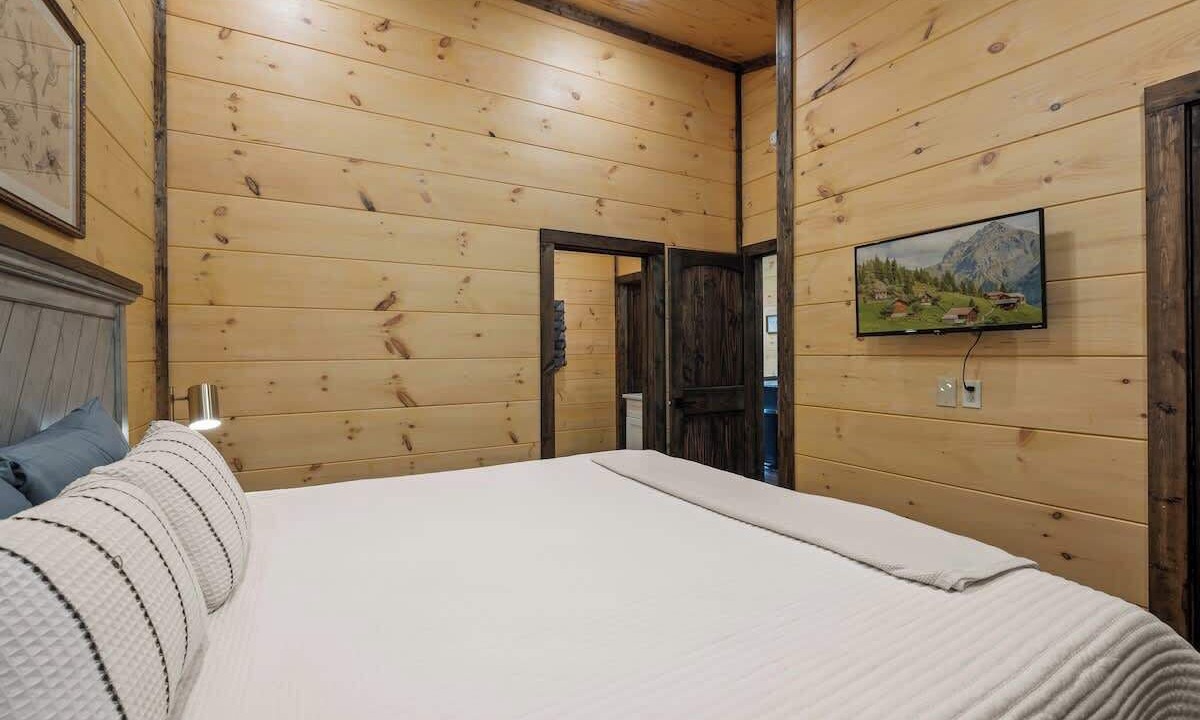 Photo of Bedroom in Chalet Village