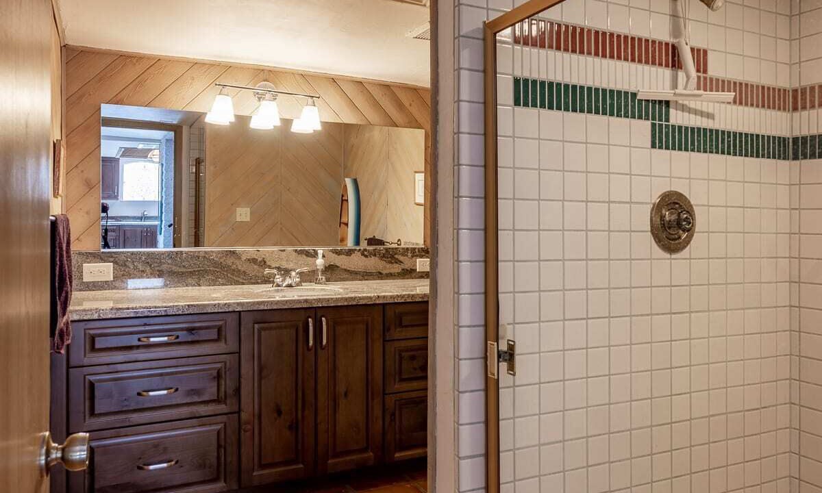 Photo of Bathroom in Moovalya Keys