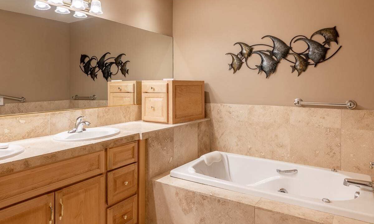 Photo of Bathroom in Moovalya Keys