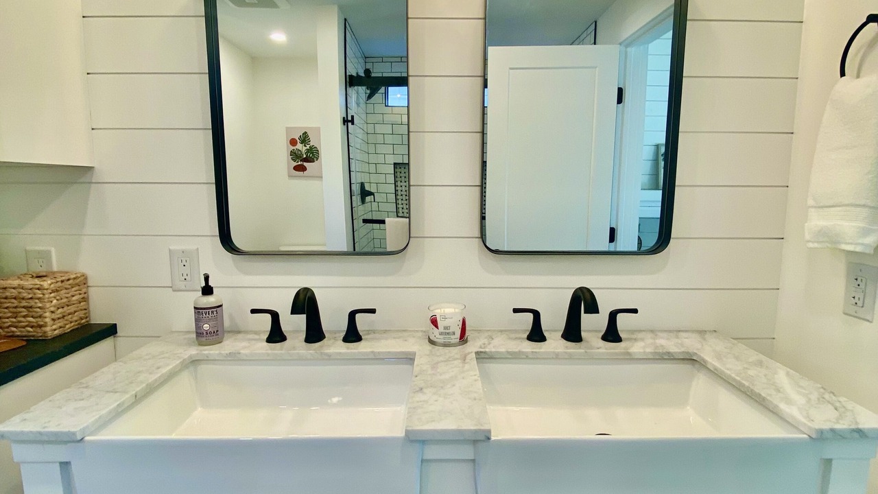 Photo of Bathroom in Parker Strip