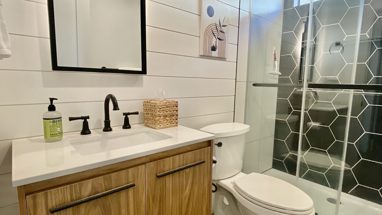 Photo of Bathroom in Parker Strip
