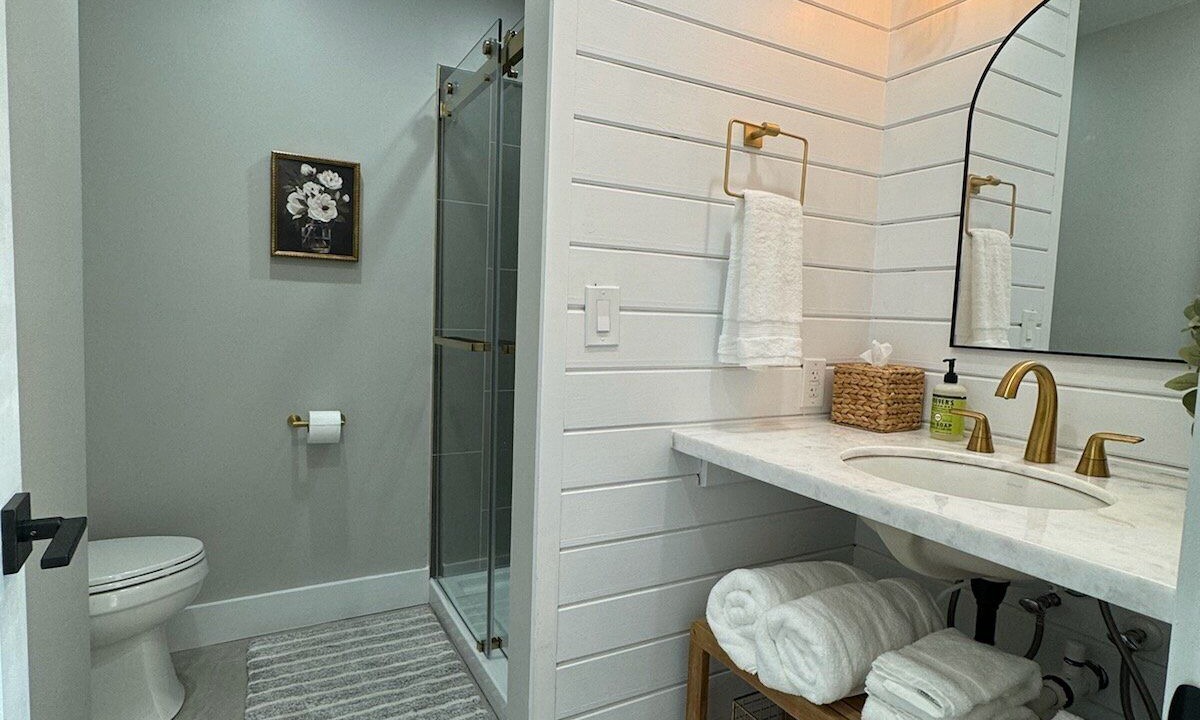 Photo of Bathroom in Parker Strip