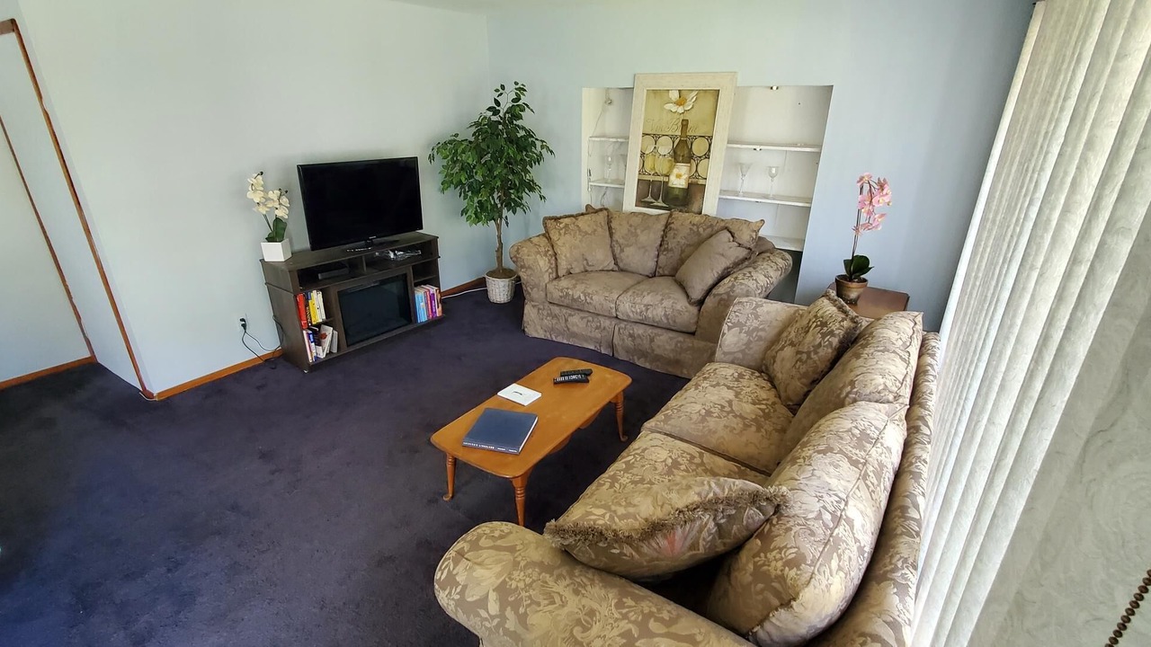 Photo of Livingroom in Bay Shore