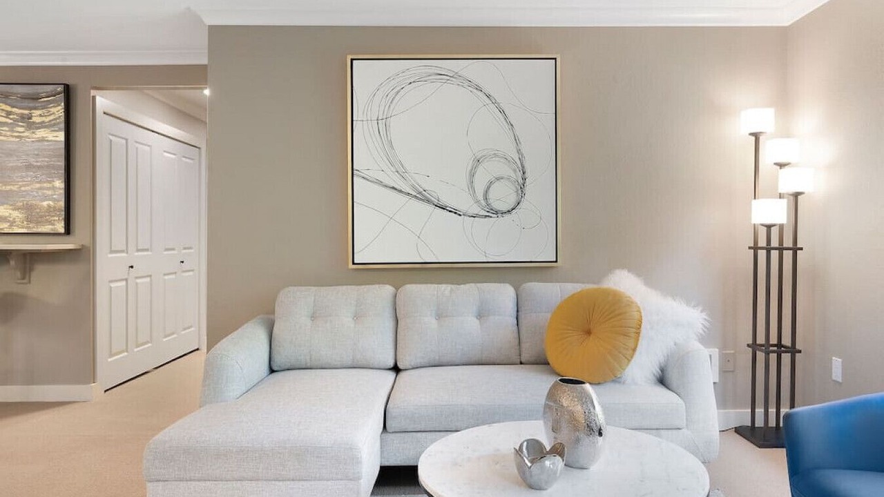 Photo of Livingroom in Northwest Bellevue