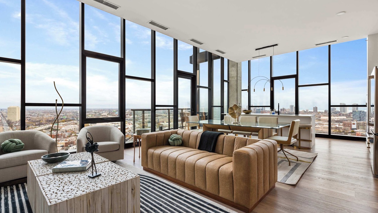 Photo of Livingroom in River West
