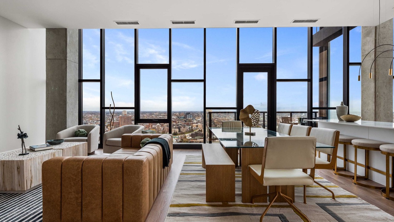 Photo of Livingroom in River West