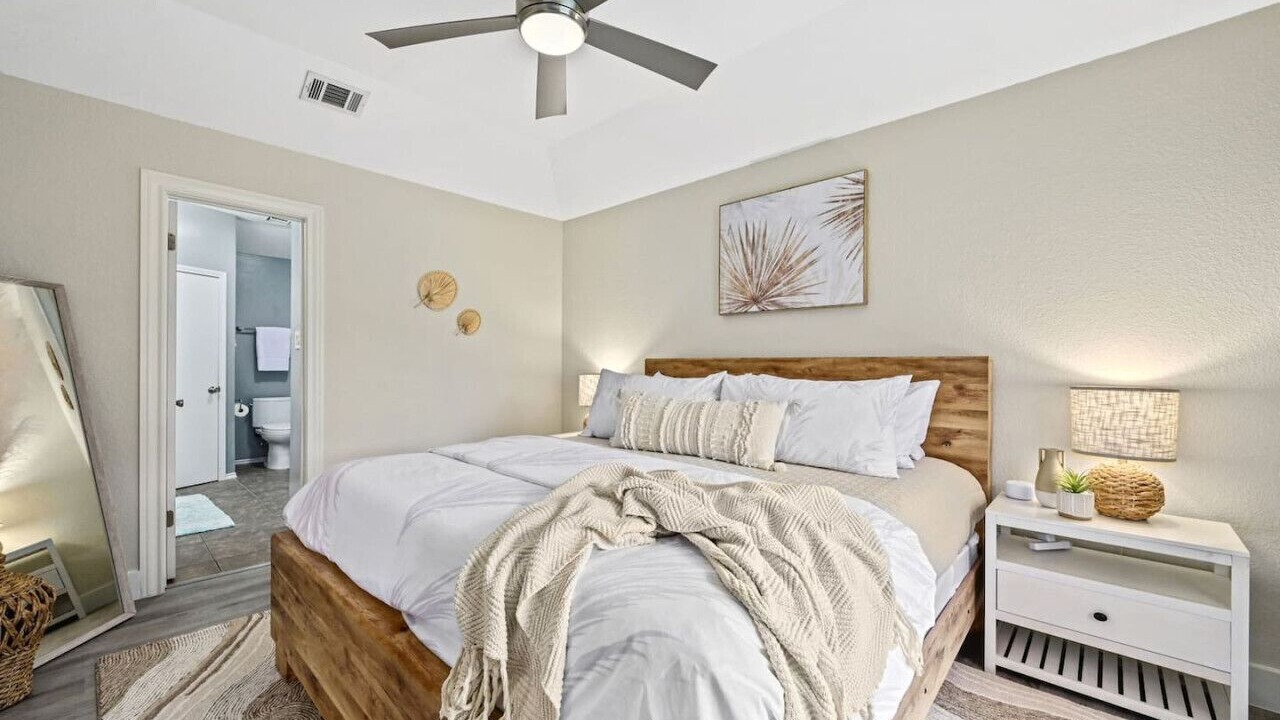 Photo of Bedroom in Maple Run