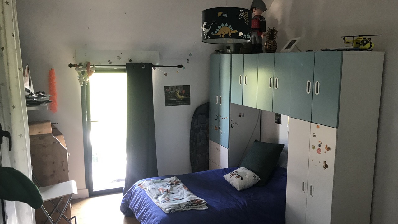 Photo of Bedroom in Langrolay-sur-Rance