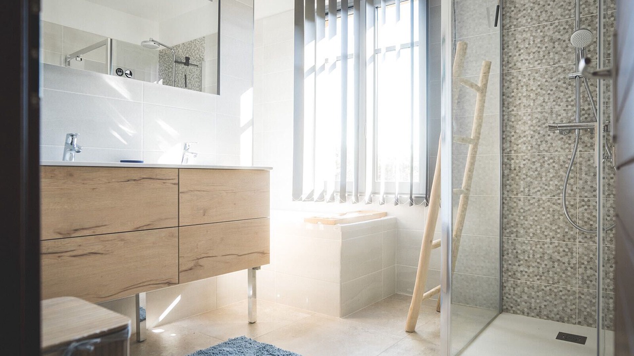 Photo of Bathroom in Poleymieux-au-Mont-d'Or